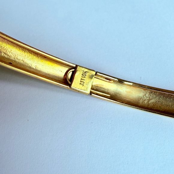 10K Solid Yellow Gold Classic Chevron Wave Diamond Etched Bangle Bracelet JJT - Picture 8 of 9